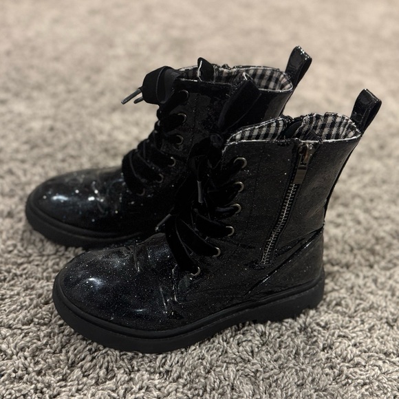 Girls Sparkly Black Combat Boots, size 2 - Picture 2 of 16